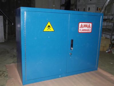 弱腐蝕化學(xué)品安全柜